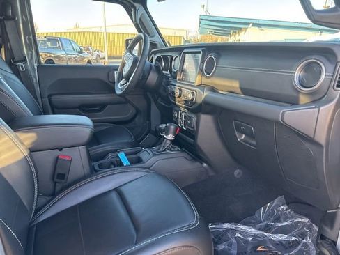 Used 2023 Jeep Wrangler Unlimited Sahara image 13