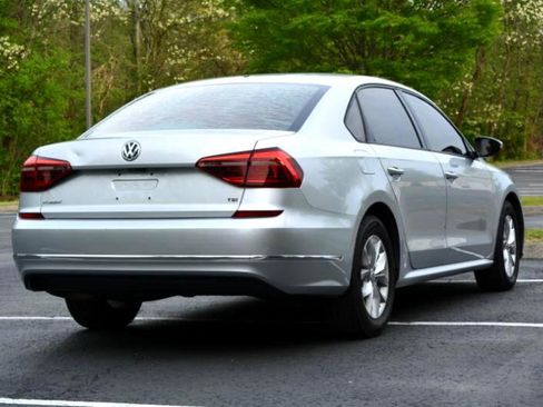 Used 2018 Volkswagen Passat 2.0T S w/ Driver Assistance Package image 5