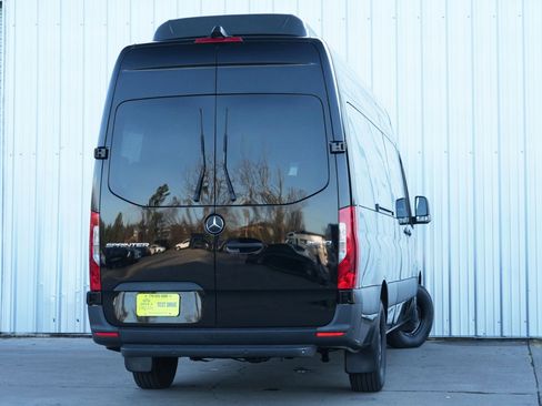 Used 2024 Mercedes-Benz Sprinter 2500 image 5