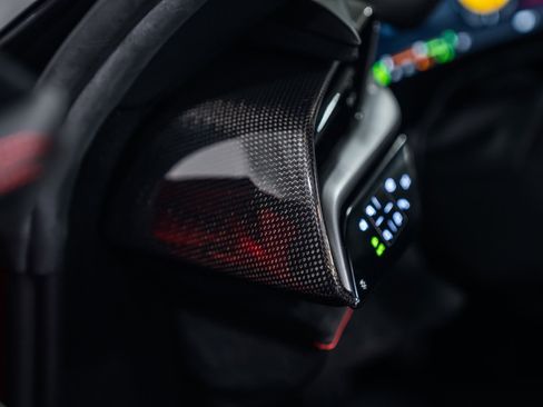 Used 2024 Ferrari SF90 Spider image 20