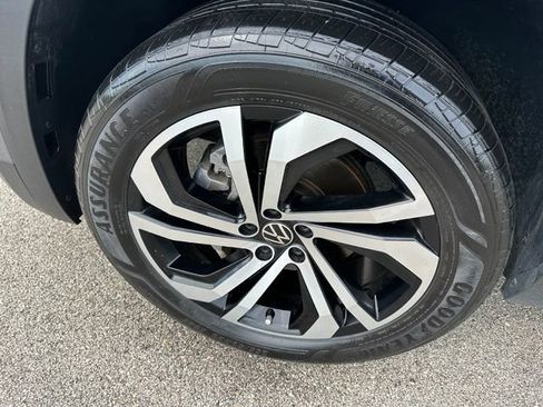 Used 2023 Volkswagen Atlas SEL AWD/4WD image 7