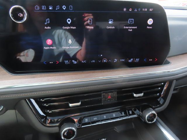 Used 2026 Chevrolet Suburban High Country AWD/4WD image 34