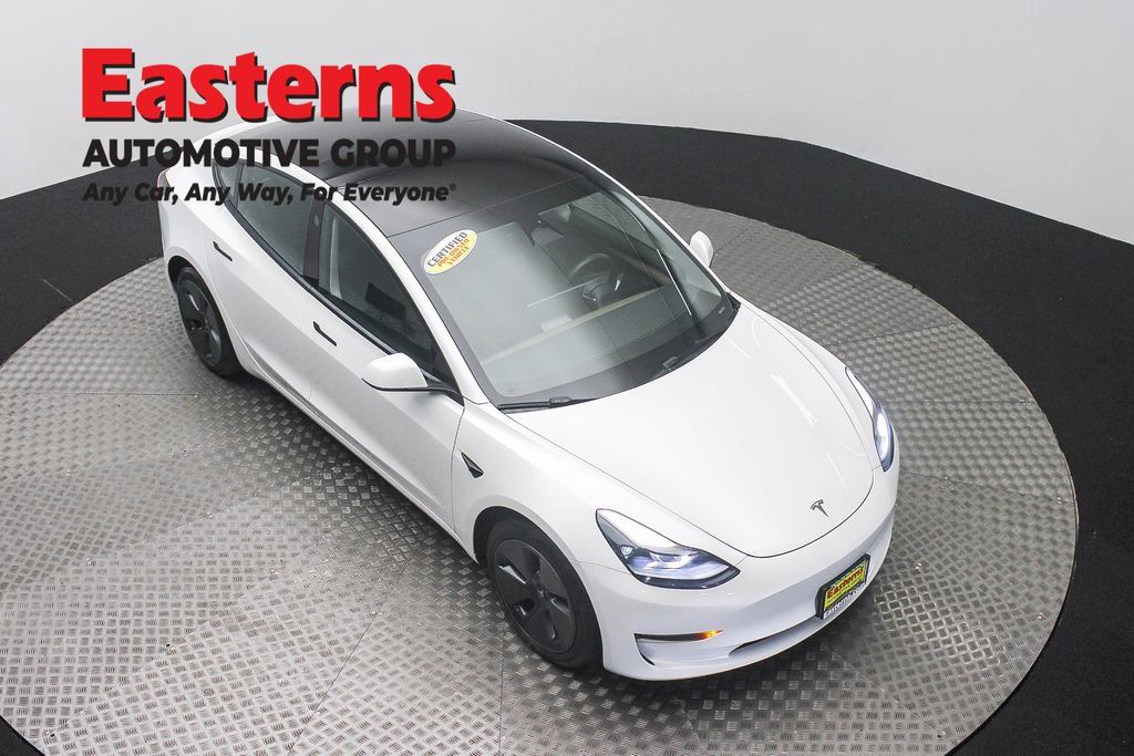 Used 2023 Tesla Model 3 Standard Range RWD image 3