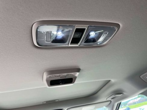 Certified 2026 Kia Carnival SX Prestige FWD image 5