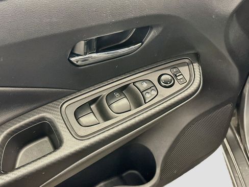 Used 2025 Nissan Versa SV FWD image 15
