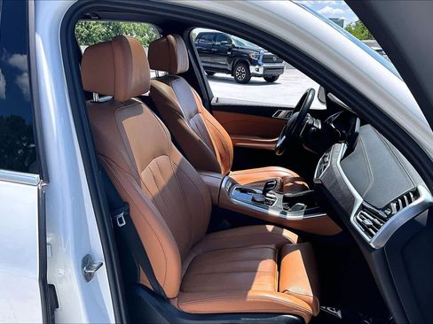 Used 2022 BMW X5 sDrive40i w/ Luxury Seating Package RWD image 9