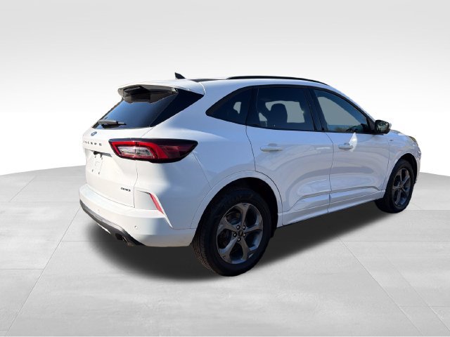 Used 2023 Ford Escape ST-Line Select w/ Tech Pack #2 AWD/4WD image 3