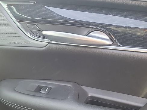 Certified 2025 Cadillac XT5 Premium Luxury image 24