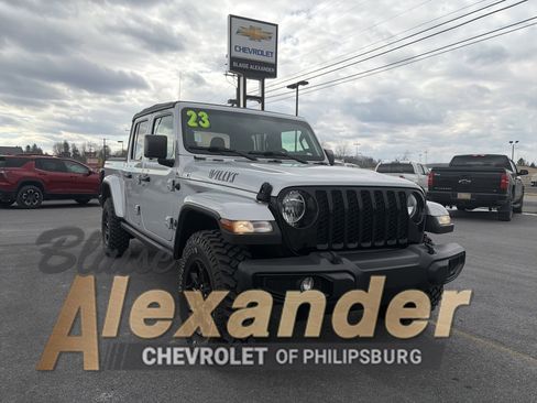 Used 2023 Jeep Gladiator Willys image 1