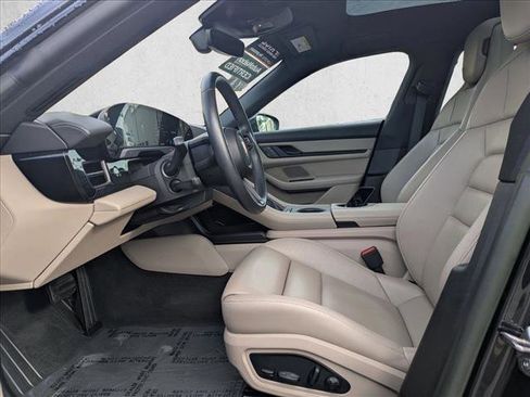 Used 2023 Porsche Taycan image 10