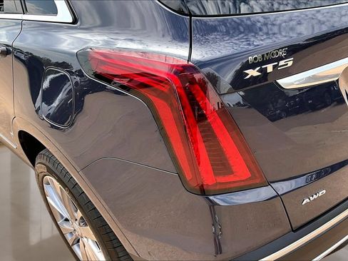 Used 2025 Cadillac XT5 Premium Luxury w/ Technology Package AWD/4WD image 31