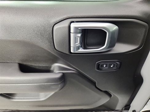 Used 2025 Jeep Wrangler Sport image 9