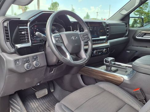 Used 2025 Chevrolet Silverado 1500 LT Trail Boss w/ Convenience Package II AWD/4WD image 23