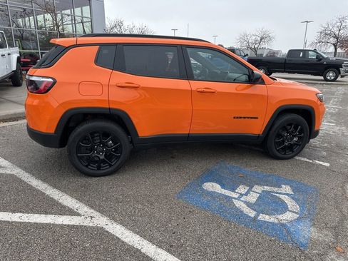 New 2026 Jeep Compass Latitude image 32