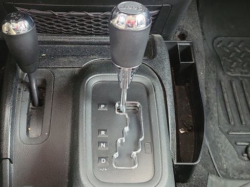 Used 2016 Jeep Wrangler Unlimited Sport w/ Quick Order Package 24S image 27