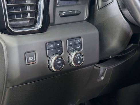 Used 2024 GMC Sierra 3500 Denali Ultimate AWD/4WD image 13