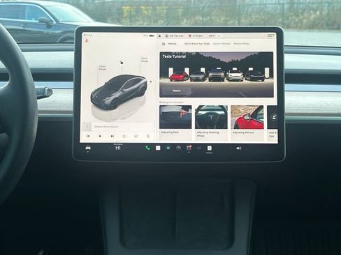 Used 2023 Tesla Model Y Performance image 23