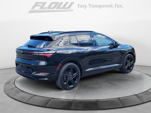 Used 2024 Chevrolet Equinox EV RS FWD image 9