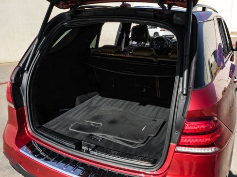 Used 2017 Mercedes-Benz GLE 400 4MATIC image 46