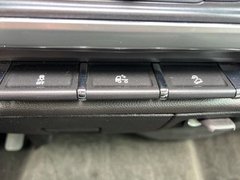 Used 2014 Chevrolet Silverado 1500 LTZ Z71 image 34