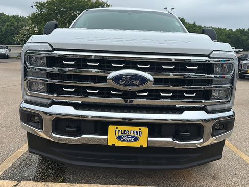 Used 2024 Ford F250 Lariat AWD/4WD image 2