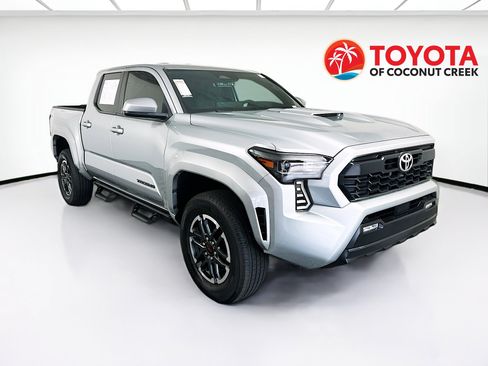 Used 2024 Toyota Tacoma TRD Sport AWD/4WD image 1