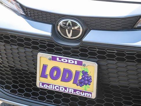 Used 2022 Toyota Corolla LE image 8