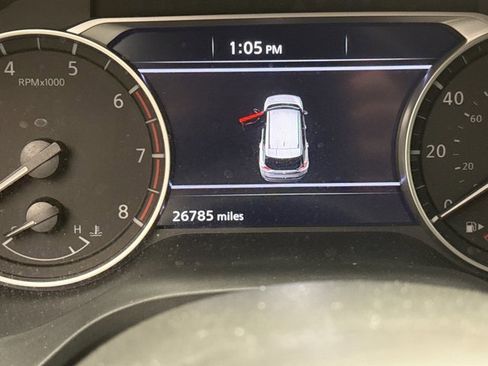 Used 2023 Nissan Rogue S image 9