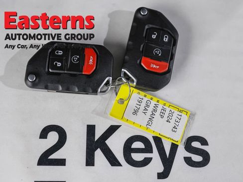 Used 2024 Jeep Wrangler Unlimited Sahara w/ Technology Group AWD/4WD image 25