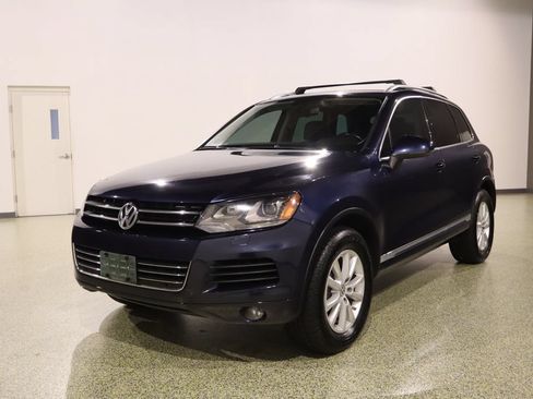 Used 2013 Volkswagen Touareg VR6 AWD/4WD image 4