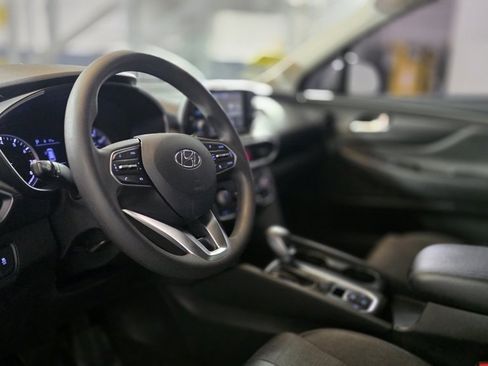 Used 2020 Hyundai Santa Fe SE image 20