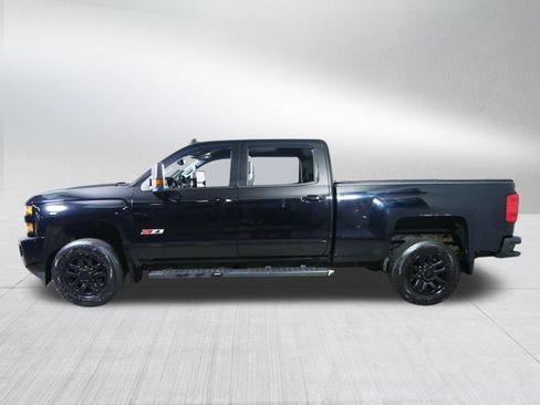 Used 2016 Chevrolet Silverado 2500 LT w/ Midnight Edition AWD/4WD image 4