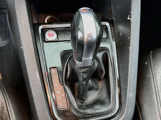 Used 2017 Volkswagen Jetta SEL FWD image 17