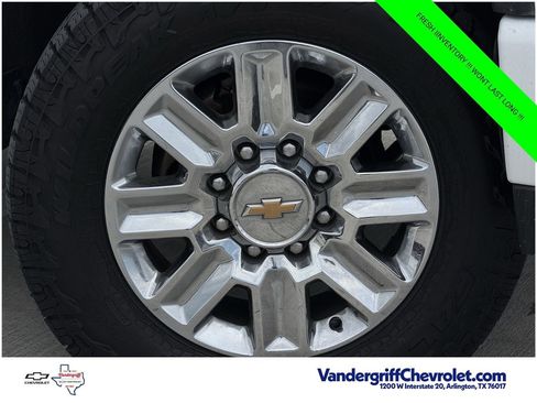 Used 2024 Chevrolet Silverado 2500 High Country w/ High Country Premium Package AWD/4WD image 7