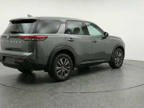 Used 2025 Nissan Pathfinder SV image 9