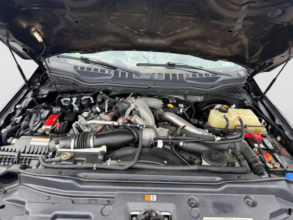 Used 2020 Ford F350 Lariat w/ Lariat Value Package AWD/4WD image 32