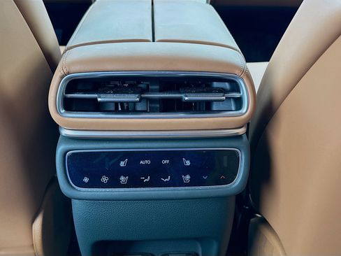 Used 2025 Genesis GV80 3.5T Prestige image 18