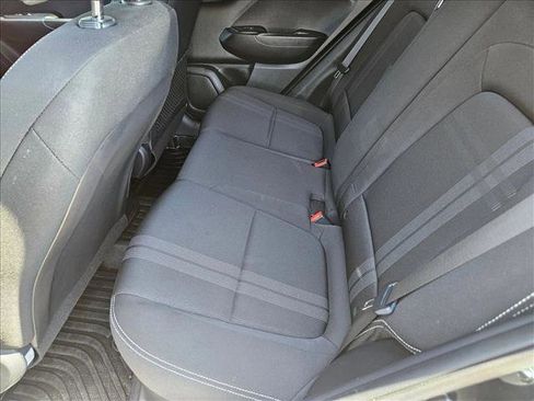 Used 2023 Hyundai Venue SEL FWD image 17