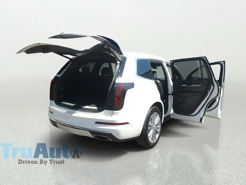 Used 2020 Cadillac XT6 Premium Luxury FWD image 17