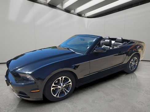 Used 2014 Ford Mustang Premium RWD image 1