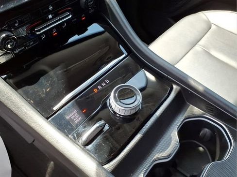 Used 2023 Jeep Grand Cherokee Limited AWD/4WD image 19