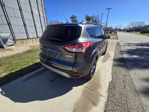 Used 2016 Ford Escape SE w/ Equipment Group 201A image 6