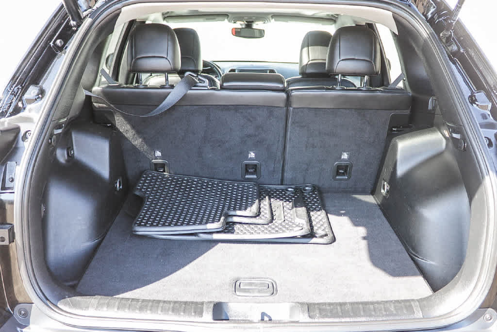 Used 2019 Jeep Cherokee Latitude Plus w/ Comfort/Convenience Group AWD/4WD image 27