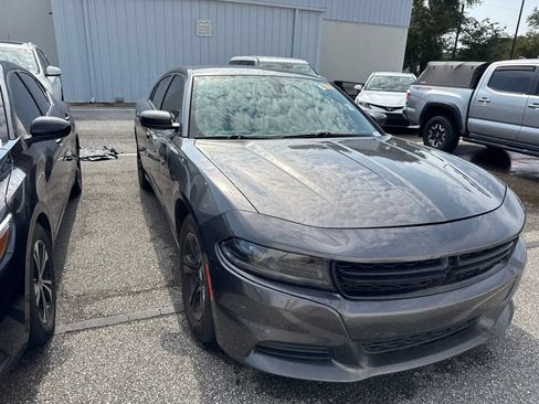 Used 2022 Dodge Charger SXT RWD image 3