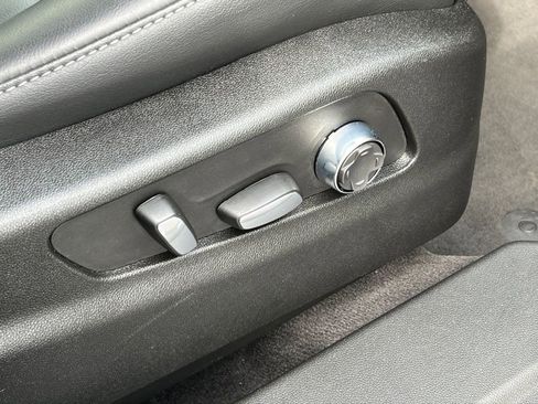 Certified 2025 Cadillac XT4 Premium Luxury image 23