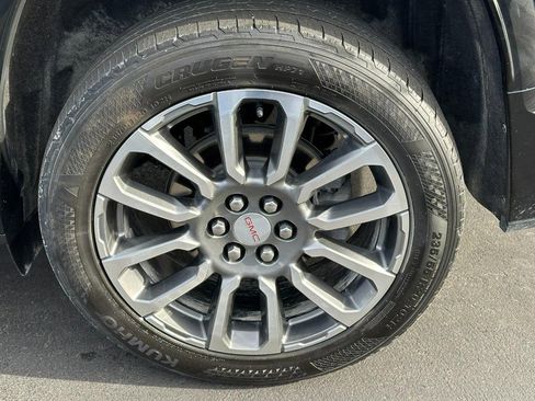 Used 2022 GMC Acadia Denali image 8