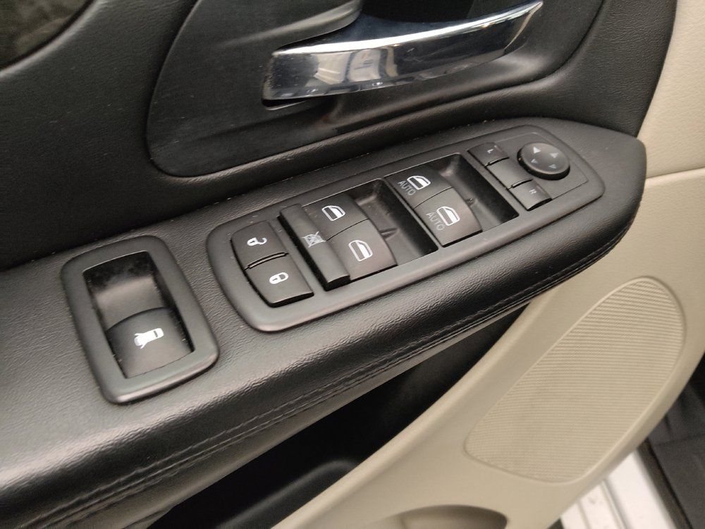 Used 2017 Dodge Grand Caravan SE w/ Power Window Group FWD image 27