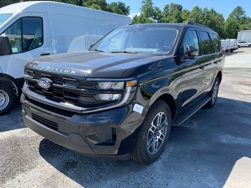 New 2025 Ford Expedition Active image 9