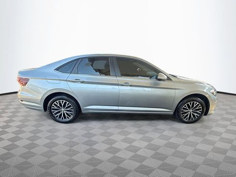 Used 2020 Volkswagen Jetta SE FWD image 4