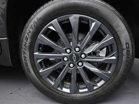 Used 2023 Chevrolet Traverse RS FWD image 10